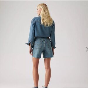 Levi’s mid thigh 501 shorts